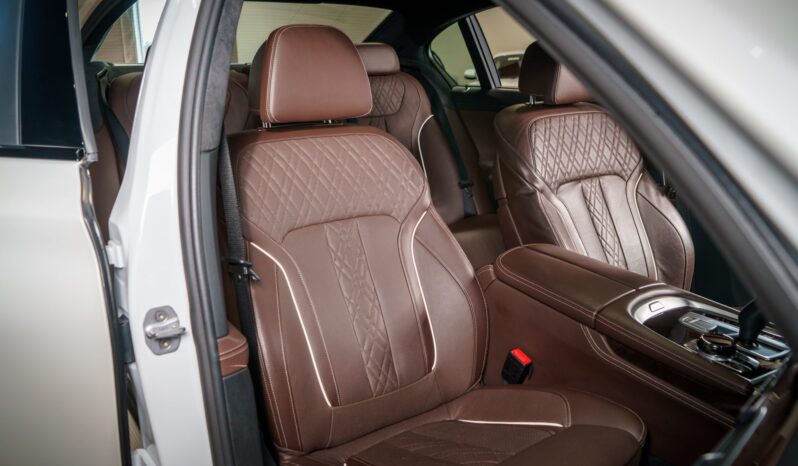 								2016 BMW 750i xDrive M Sport full									