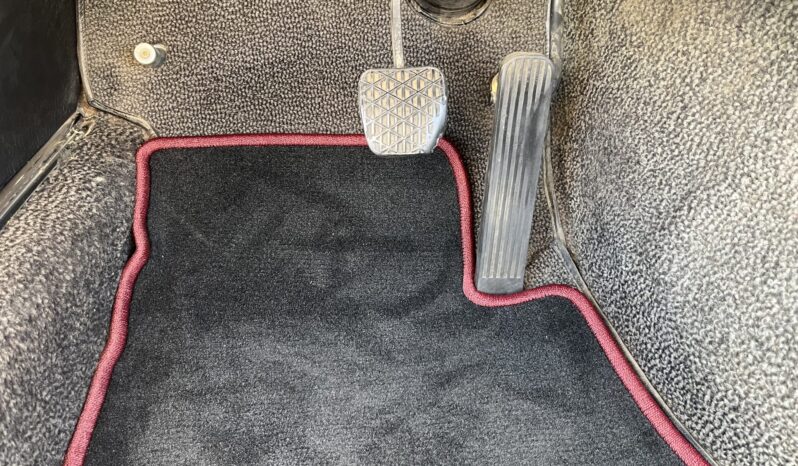 								1969 Mercedes-Benz 280SL full									