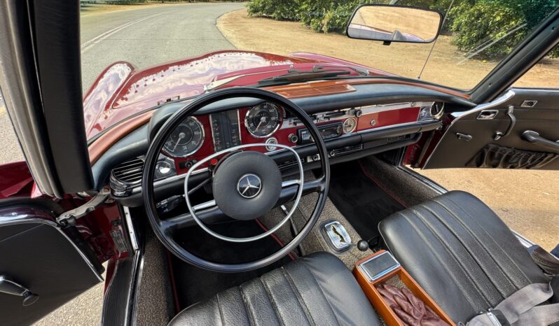 								1969 Mercedes-Benz 280SL full									