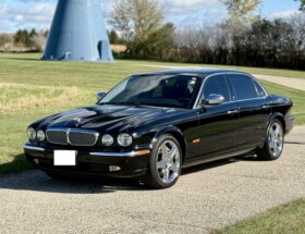 2005 Jaguar Super V8