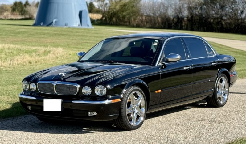 2005 Jaguar Super V8 1