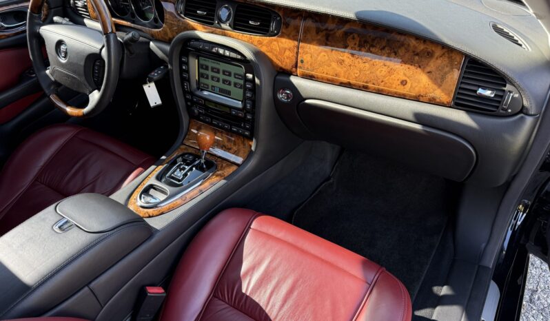 
								2005 Jaguar Super V8 full									