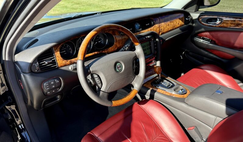 
								2005 Jaguar Super V8 full									