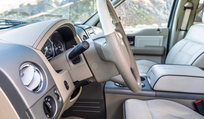 
								2006 Lincoln Mark LT 4×4 full									