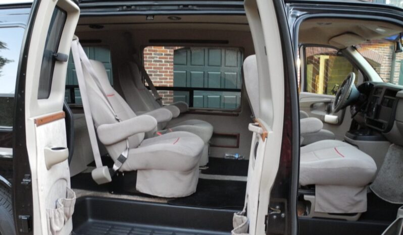 
								2003 GMC Savana G1500 Regency Conversion Van full									