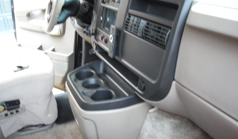 
								2003 GMC Savana G1500 Regency Conversion Van full									