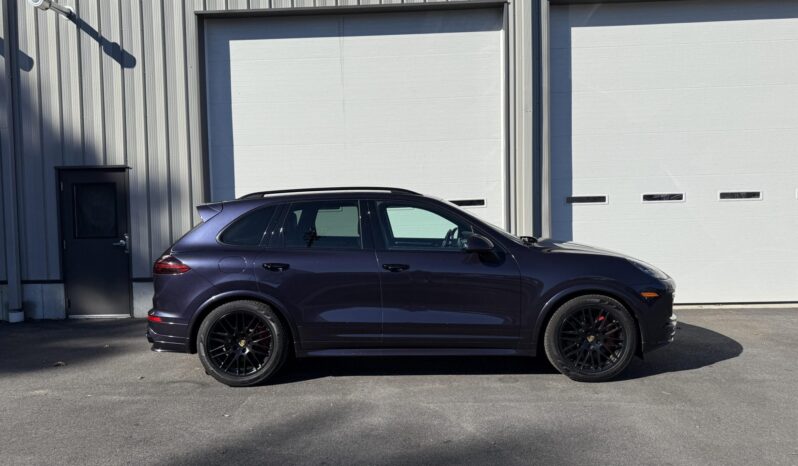 2017 Porsche Cayenne GTS 1