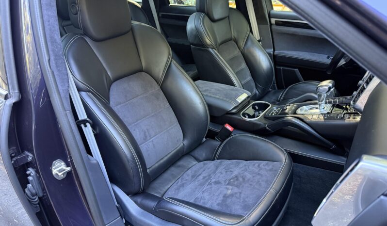 
								2017 Porsche Cayenne GTS full									