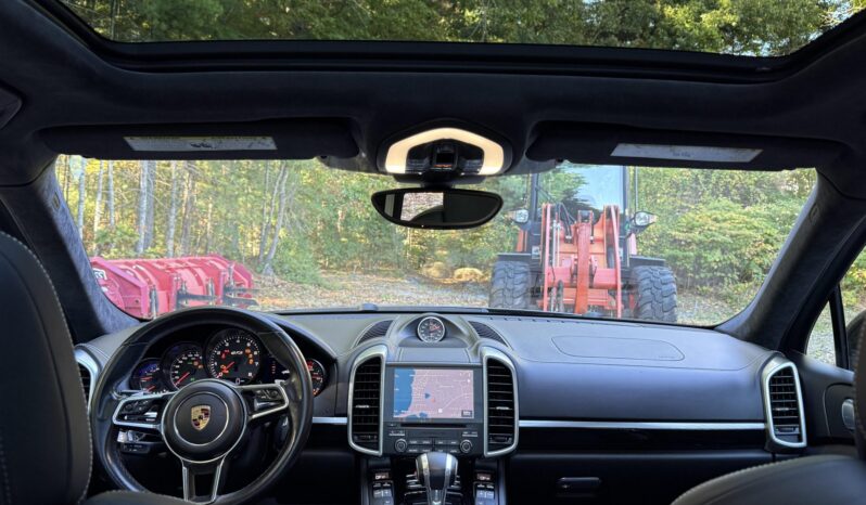 
								2017 Porsche Cayenne GTS full									