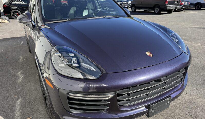 
								2017 Porsche Cayenne GTS full									
