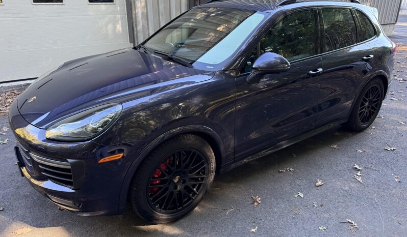 
								2017 Porsche Cayenne GTS full									