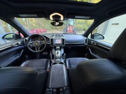 
										2017 Porsche Cayenne GTS full									