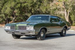 
										1970 Oldsmobile 442 Holiday Coupe 4-Speed full									