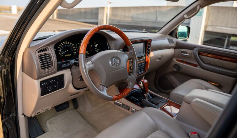 
								2001 Lexus LX470 full									