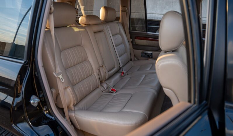 
								2001 Lexus LX470 full									