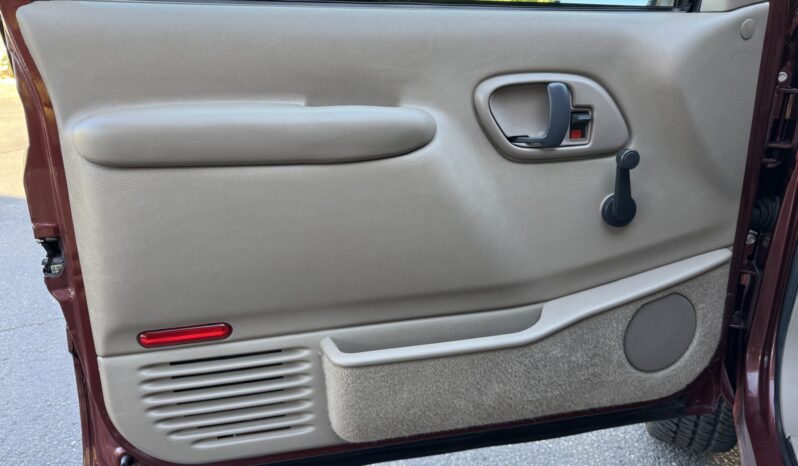 
								1998 Chevrolet K2500 HD Cheyenne 4×4 full									