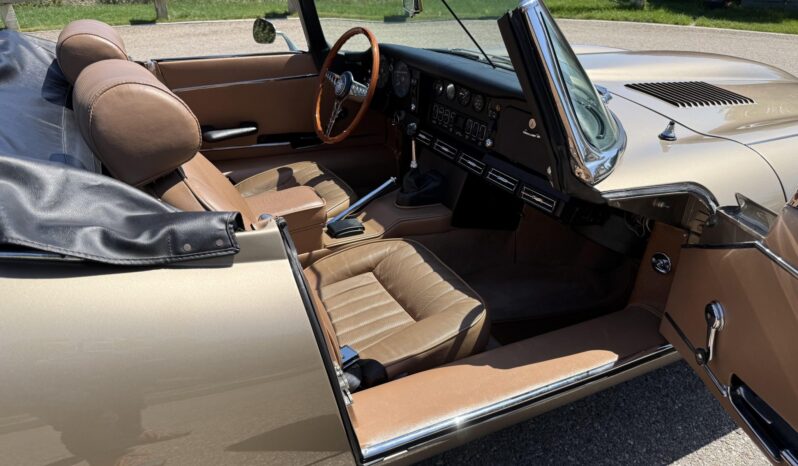 
								1970 Jaguar XKE Series II Roadster full									