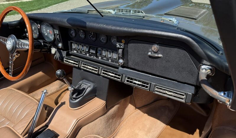 
								1970 Jaguar XKE Series II Roadster full									