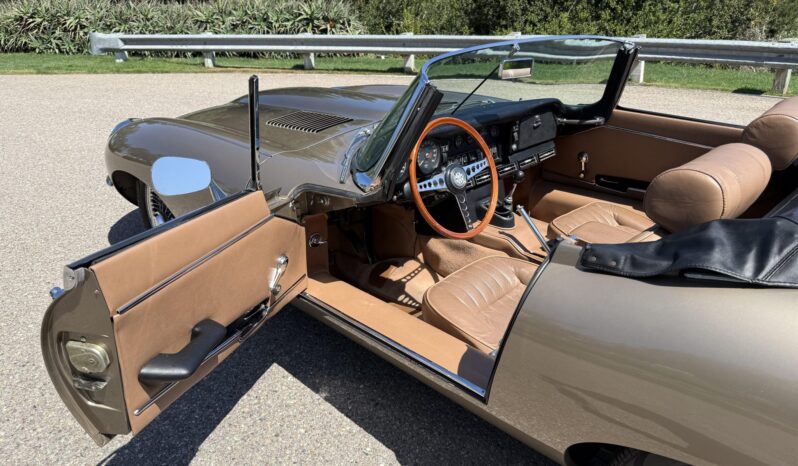 
								1970 Jaguar XKE Series II Roadster full									