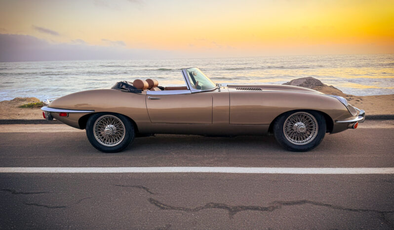 
								1970 Jaguar XKE Series II Roadster full									