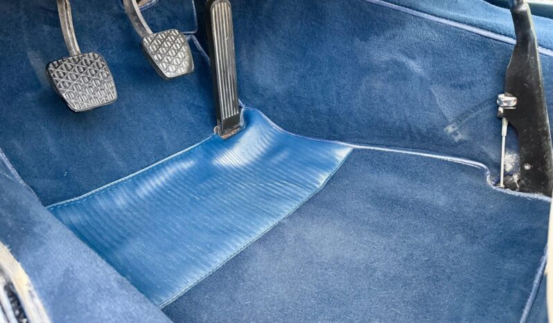 
								1965 Mercedes-Benz 230SL 4-Speed full									