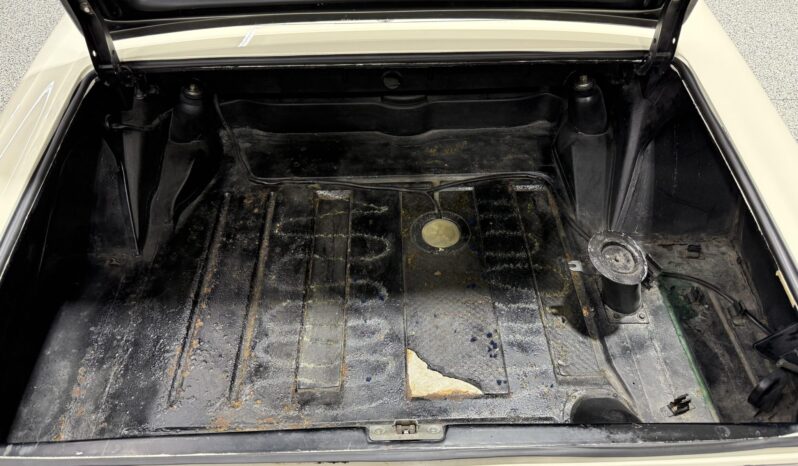 
								1965 Mercedes-Benz 230SL 4-Speed full									