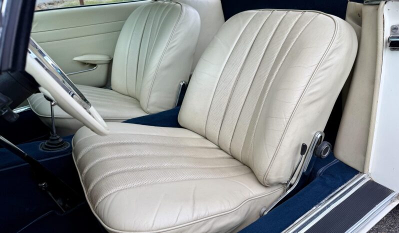 
								1965 Mercedes-Benz 230SL 4-Speed full									