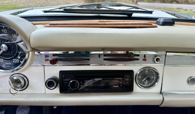 
								1965 Mercedes-Benz 230SL 4-Speed full									