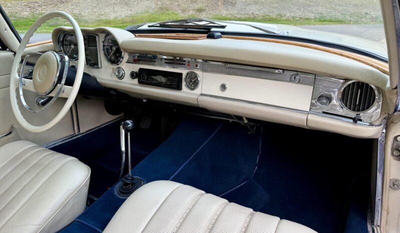 
								1965 Mercedes-Benz 230SL 4-Speed full									