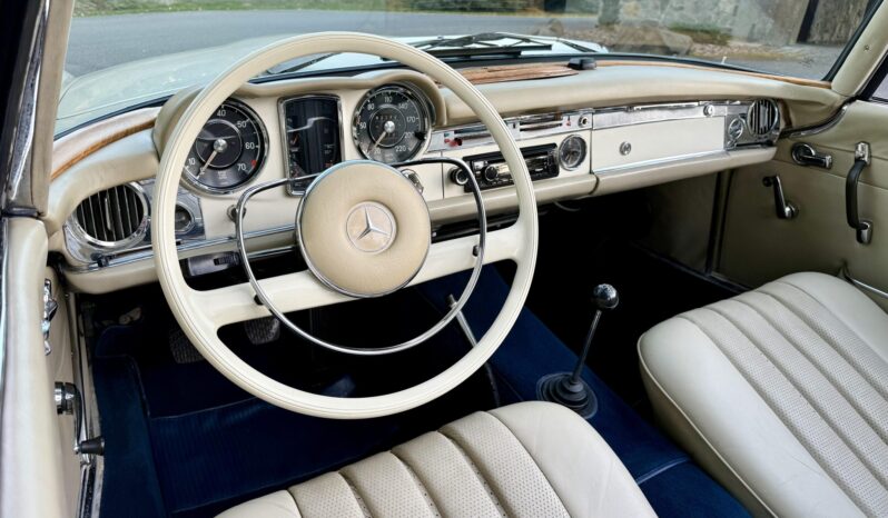 
								1965 Mercedes-Benz 230SL 4-Speed full									