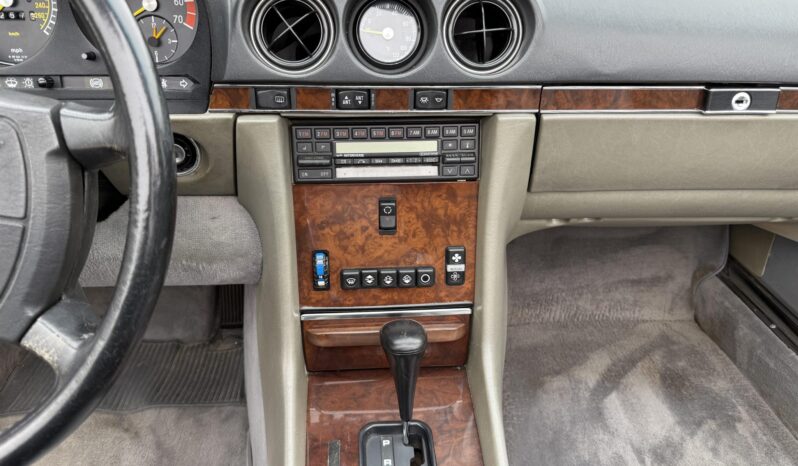 
								1988 Mercedes-Benz 560SL full									
