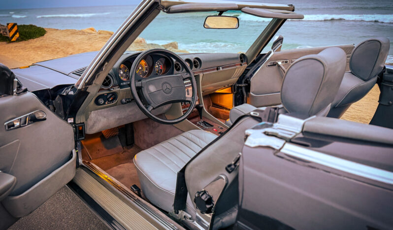 
								1988 Mercedes-Benz 560SL full									