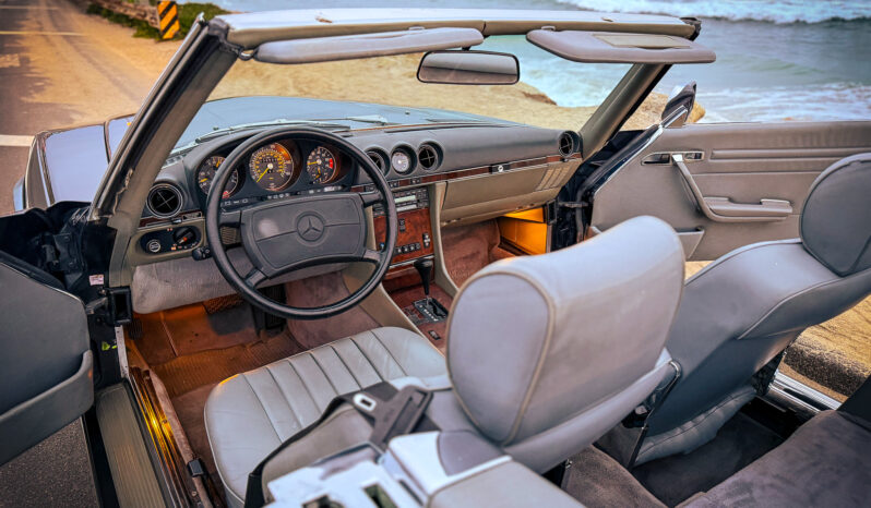 
								1988 Mercedes-Benz 560SL full									
