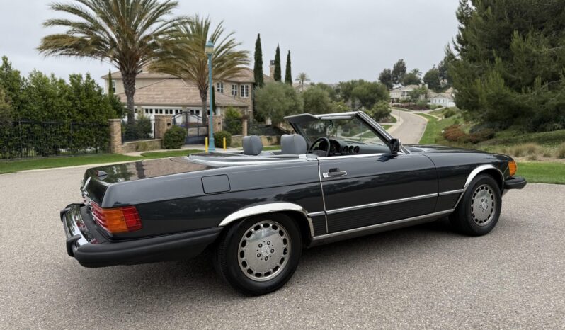 
								1988 Mercedes-Benz 560SL full									