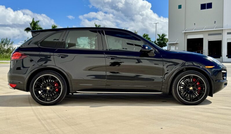 
								2014 Porsche Cayenne Turbo S full									