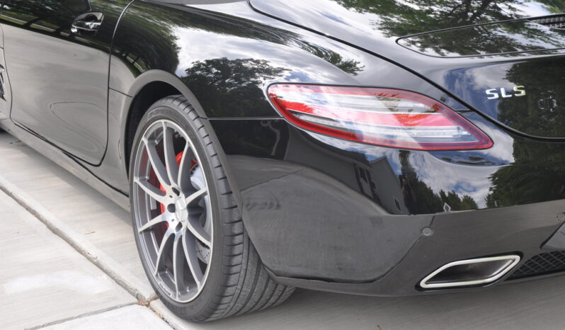 
								2012 Mercedes-Benz SLS AMG Roadster full									
