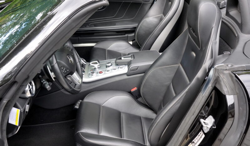 
								2012 Mercedes-Benz SLS AMG Roadster full									