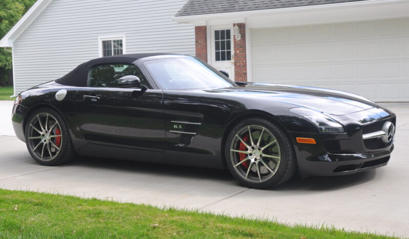 
								2012 Mercedes-Benz SLS AMG Roadster full									
