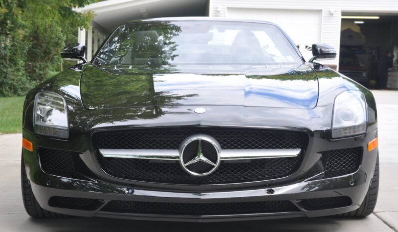 
								2012 Mercedes-Benz SLS AMG Roadster full									