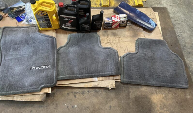 
								2001 Toyota Tundra SR5 Access Cab V8 full									