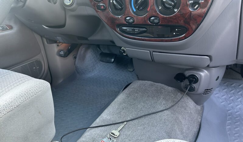 
								2001 Toyota Tundra SR5 Access Cab V8 full									