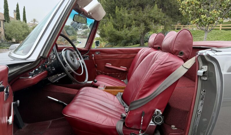 
								1970 Mercedes-Benz 280SL full									