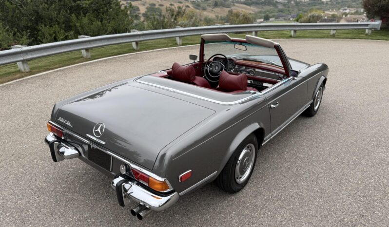 
								1970 Mercedes-Benz 280SL full									
