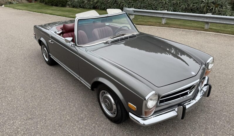 
								1970 Mercedes-Benz 280SL full									