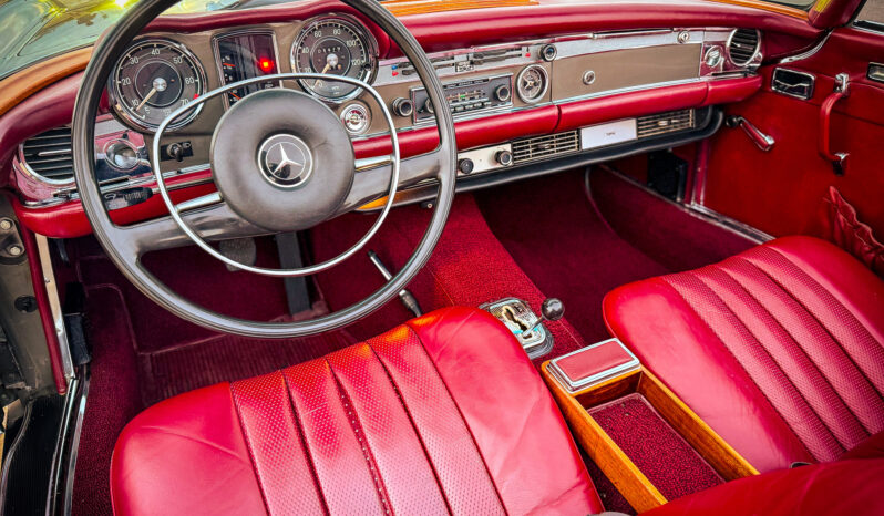 
								1970 Mercedes-Benz 280SL full									