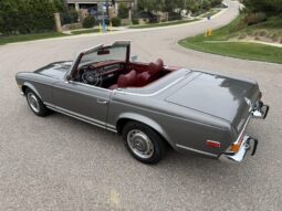
										1970 Mercedes-Benz 280SL full									
