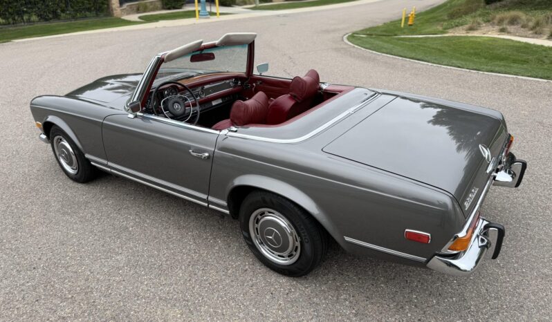 
								1970 Mercedes-Benz 280SL full									