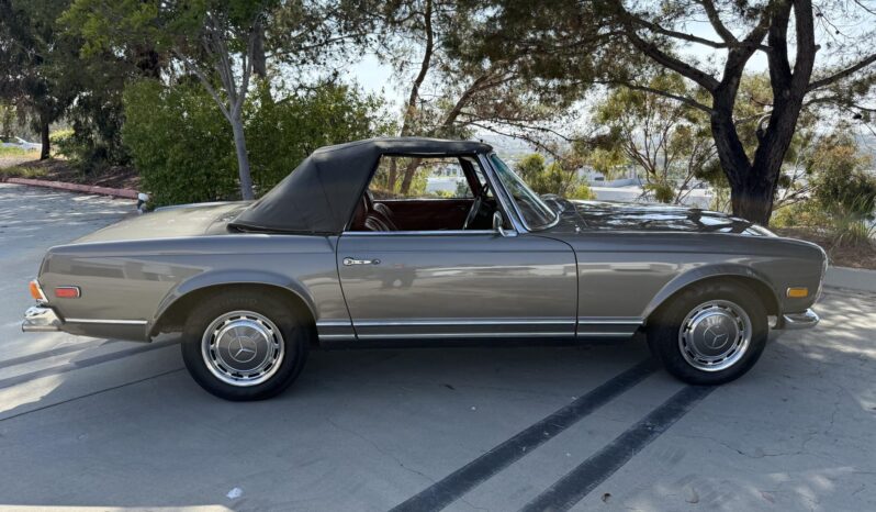 
								1970 Mercedes-Benz 280SL full									