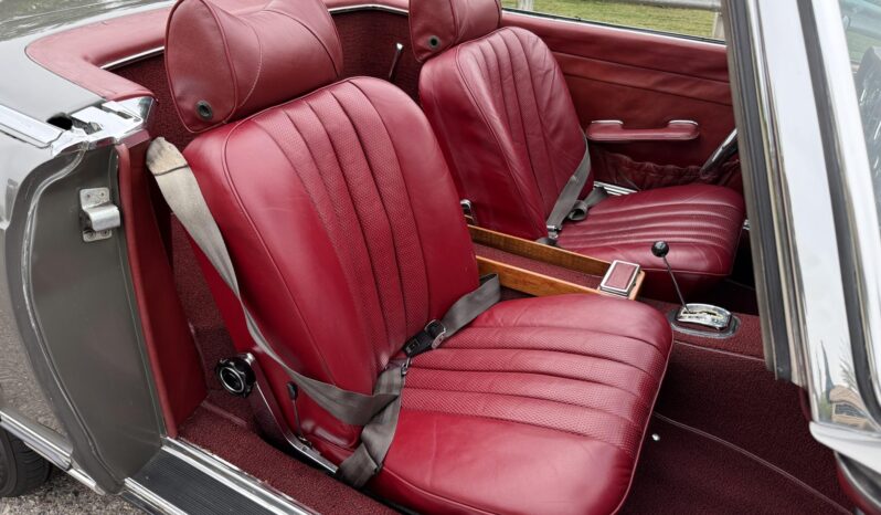 
								1970 Mercedes-Benz 280SL full									