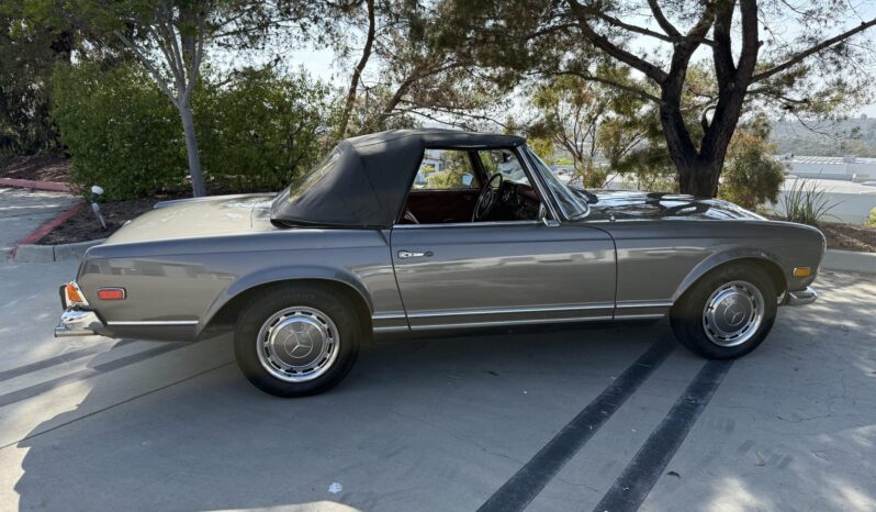 
								1970 Mercedes-Benz 280SL full									